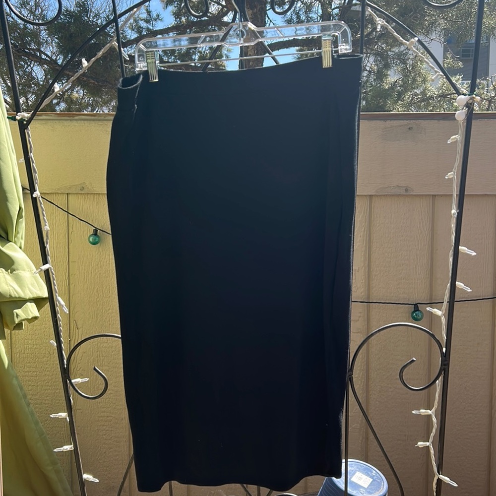 Black stretchy skirt